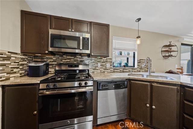 Detail Gallery Image 7 of 42 For 34437 Tree Ln, Wildomar,  CA 92595 - 3 Beds | 2/1 Baths