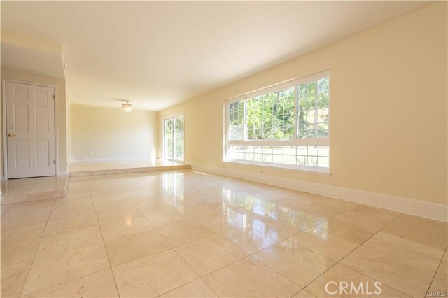 Detail Gallery Image 4 of 23 For 18731 Dylan St, Porter Ranch,  CA 91326 - 4 Beds | 2/1 Baths