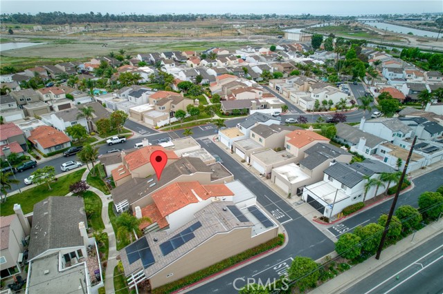 64 Seacrest Court, Long Beach CA: https://media.crmls.org/medias/c9702832-4e65-4006-b6ac-fcac98b5f4e7.jpg