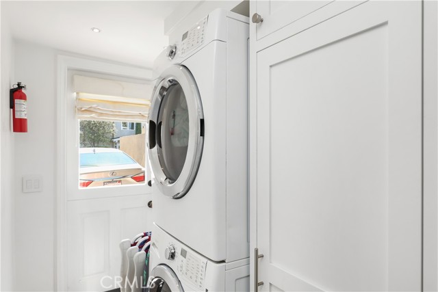 1029 Glenneyre Street, Laguna Beach CA: https://media.crmls.org/medias/c970495c-4807-4afa-924a-38013949feec.jpg