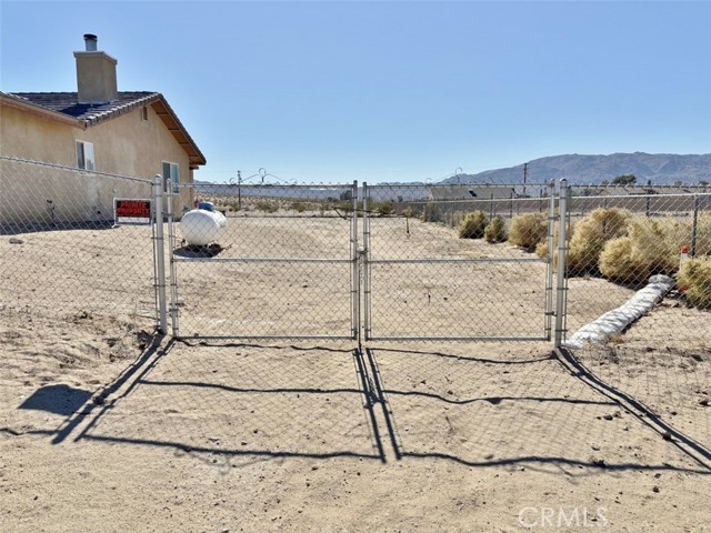 Detail Gallery Image 2 of 44 For 74781 Diamond Bar Rd, Twentynine Palms,  CA 92277 - 4 Beds | 3 Baths