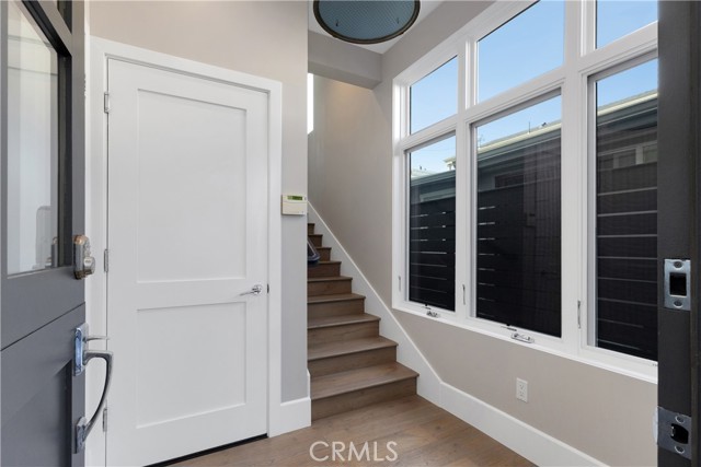 603 1/2 Marguerite Avenue, Corona del Mar CA: https://media.crmls.org/medias/c970e4fa-6b17-4278-8330-784787dd35a6.jpg