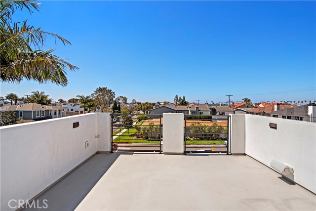 Detail Gallery Image 25 of 37 For 703 Larkspur Ave, Corona Del Mar,  CA 92625 - 4 Beds | 4 Baths