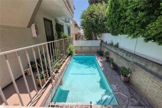 10229 Variel Avenue, Chatsworth CA: https://media.crmls.org/medias/c971af32-c9ee-451e-82a2-eb3d848906eb.jpg