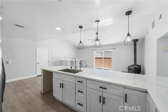 Detail Gallery Image 14 of 30 For 44328 Foxton Ave, Lancaster,  CA 93535 - 4 Beds | 2 Baths