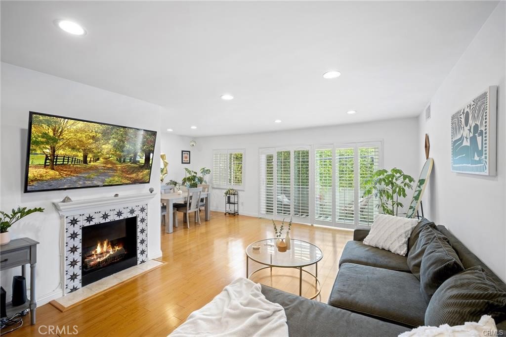 2345 Roscomare rd #306