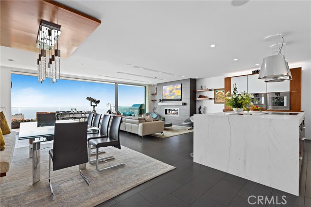 Detail Gallery Image 8 of 73 For 1088 Del Mar Ave, Laguna Beach,  CA 92651 - 4 Beds | 4/1 Baths