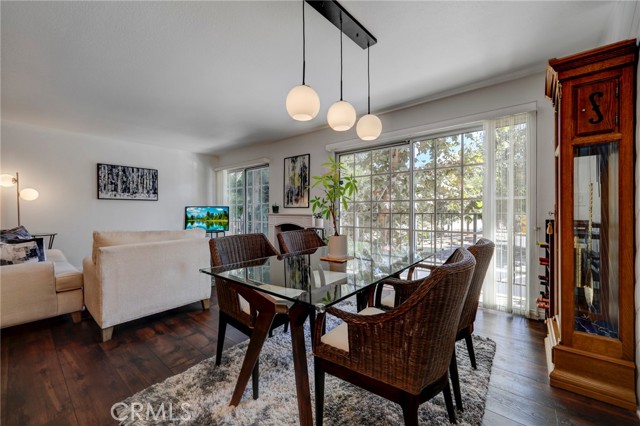 4249 LONGRIDGE Avenue, Studio City CA: https://media.crmls.org/medias/c9732e81-589e-4f4b-bffa-98f2961b95aa.jpg