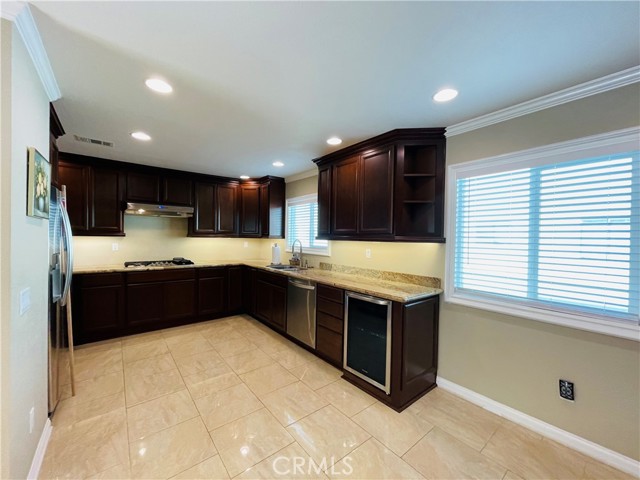 10201 Mason Avenue, Chatsworth CA: https://media.crmls.org/medias/c9744f3f-85be-448a-89c5-30e26db293d6.jpg