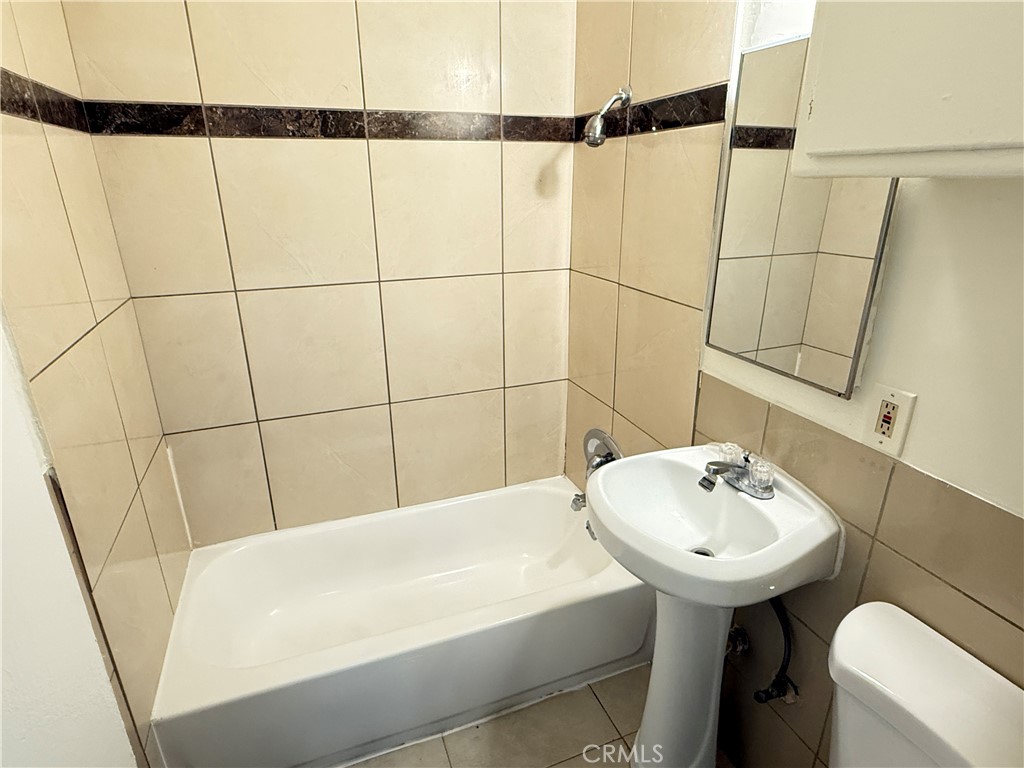 MLS #OC25253990 image #5