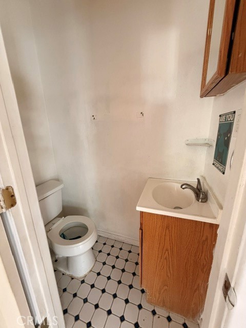6718 Varna Avenue photo 17