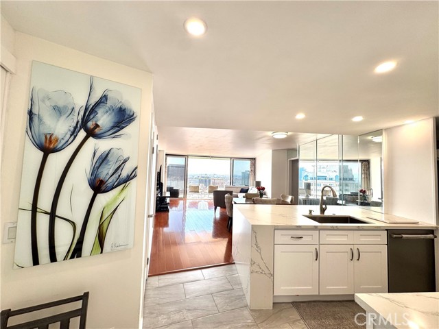 Detail Gallery Image 11 of 51 For 700 E Ocean Bld #2801,  Long Beach,  CA 90802 - 2 Beds | 2 Baths