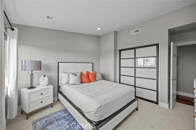 Image 17 of 45 For 14461 Oakley Drive
