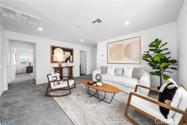 Detail Gallery Image 7 of 15 For 16725 Petrus Ln, Fontana,  CA 92336 - 3 Beds | 2/1 Baths