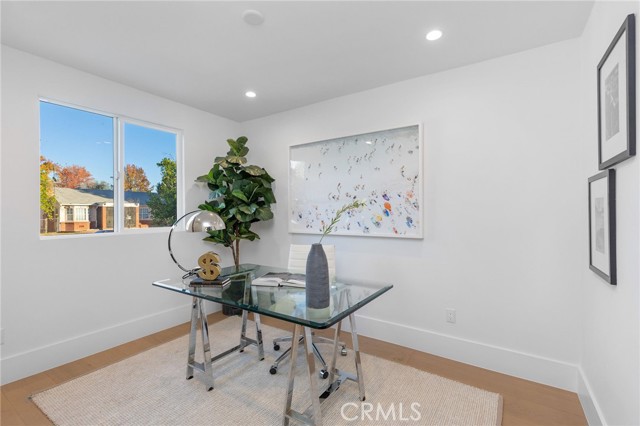 Detail Gallery Image 34 of 45 For 5537 Sunnyslope Ave, Sherman Oaks,  CA 91401 - 4 Beds | 4/1 Baths