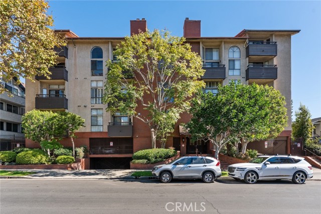 Detail Gallery Image 36 of 37 For 10820 Holman Ave #204,  Los Angeles,  CA 90024 - 2 Beds | 2 Baths