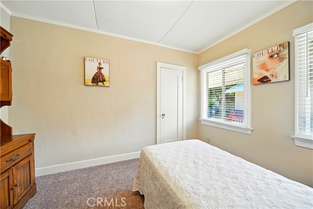 438 N Pasadena Avenue, Glendora CA: https://media.crmls.org/medias/c9774886-6346-49b5-8974-f952afd749d7.jpg