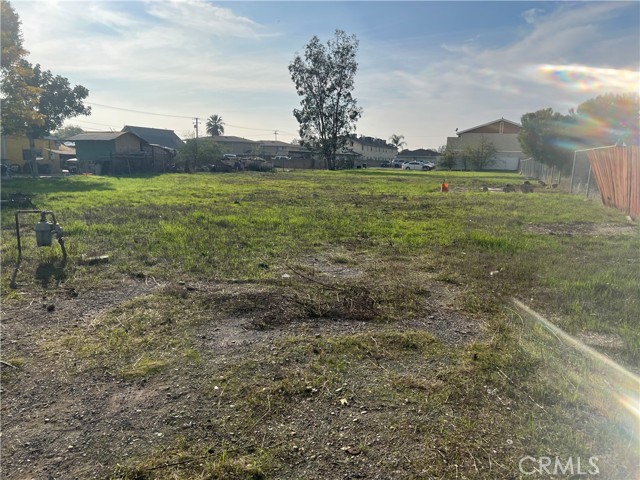 Detail Gallery Image 3 of 5 For 9258 Pepper, Fontana,  CA 92335 - 2 Beds | 1 Baths