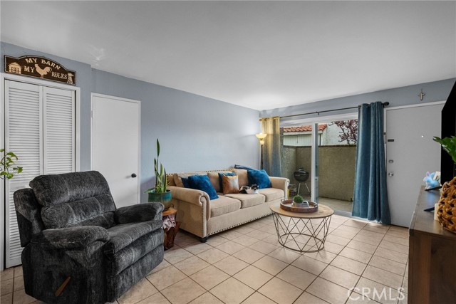 Detail Gallery Image 4 of 20 For 25031 Peachland Ave #165,  Newhall,  CA 91321 - 2 Beds | 2 Baths