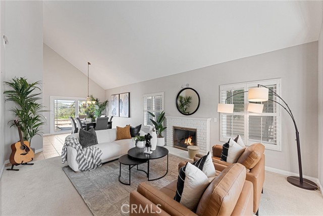 Detail Gallery Image 4 of 37 For 6121 E Breton Cir, Orange,  CA 92869 - 4 Beds | 2/1 Baths