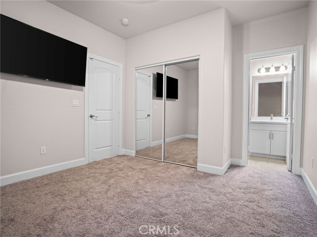 Detail Gallery Image 10 of 29 For 9881 Alburtis, Santa Fe Springs,  CA 90670 - 4 Beds | 4 Baths