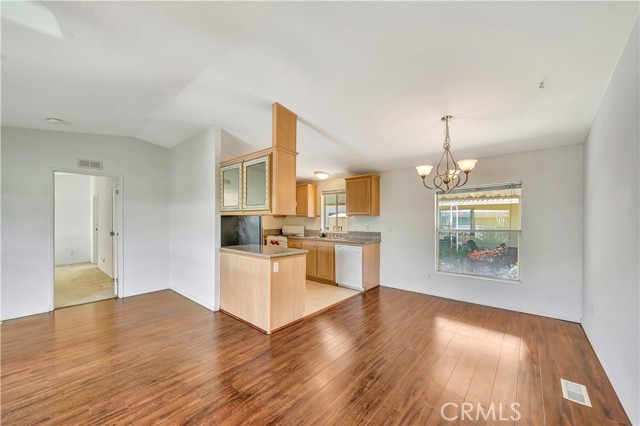 Detail Gallery Image 7 of 52 For 24 Gitana Ave #164,  Camarillo,  CA 93012 - 3 Beds | 2 Baths