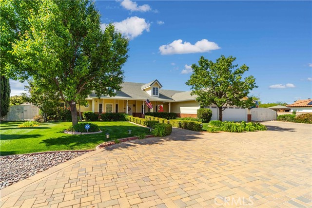 2608 Desert Rose Drive, Lancaster CA: https://media.crmls.org/medias/c97981ac-fe39-467a-ae85-62edce614fed.jpg