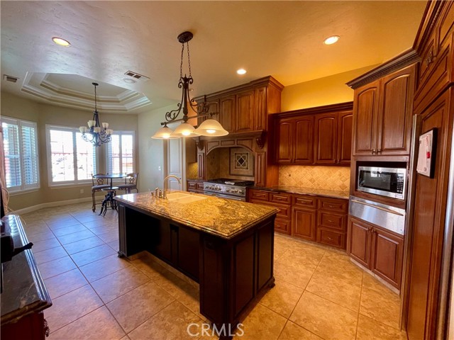 16052 W Middleton Avenue, Kerman CA: https://media.crmls.org/medias/c979fd61-399c-4bd0-bd2c-d41810b22961.jpg