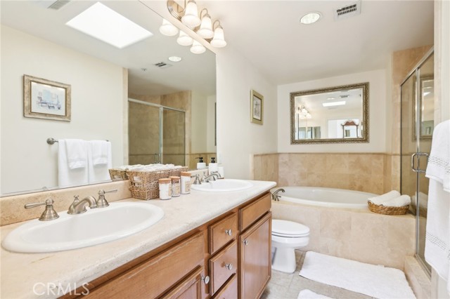 Detail Gallery Image 30 of 41 For 14343 Burbank Bld #301,  Sherman Oaks,  CA 91401 - 3 Beds | 2 Baths