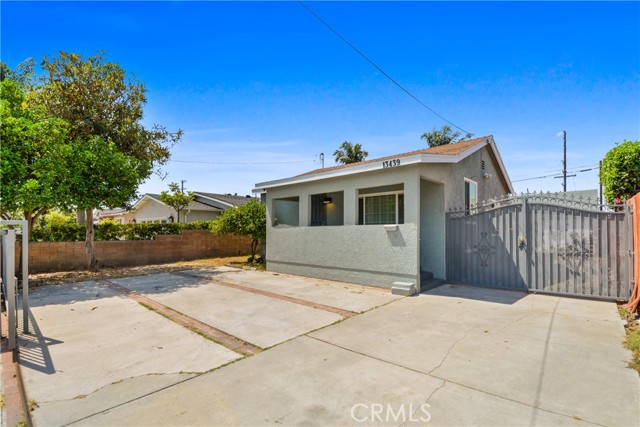 Detail Gallery Image 2 of 20 For 13439 Roselle Ave, Hawthorne,  CA 90250 - 3 Beds | 2 Baths