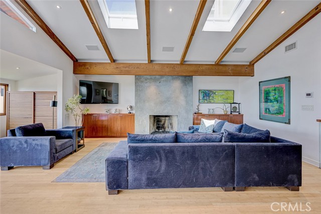 3205 Bayview Drive, Manhattan Beach, California 90266, 5 Bedrooms Bedrooms, ,5 BathroomsBathrooms,Residential,For Sale,Bayview,SB26067701