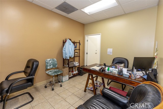6624 Van Nuys Boulevard, Van Nuys CA: https://media.crmls.org/medias/c97a9208-e42d-4b0d-a158-c1cf0c944976.jpg