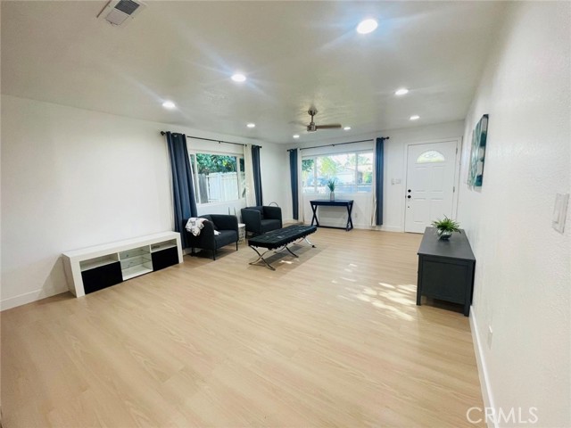Detail Gallery Image 5 of 44 For 3502 W Flower Ave, Fullerton,  CA 92833 - 3 Beds | 2 Baths