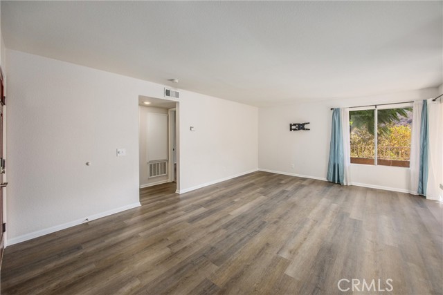 Detail Gallery Image 20 of 42 For 2500 San Gabriel #202,  Corona,  CA 92882 - 1 Beds | 1 Baths