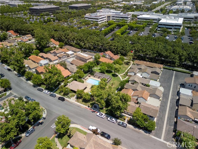 10 Windrow, Irvine CA: https://media.crmls.org/medias/c97b4366-e683-46cc-a57c-bcc2446b46b9.jpg
