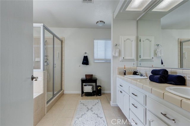 Detail Gallery Image 26 of 42 For 19783 Lara Ln, Apple Valley,  CA 92308 - 4 Beds | 3 Baths