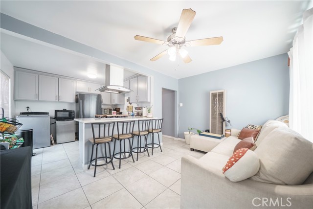 8217 Towne Avenue, Los Angeles CA: https://media.crmls.org/medias/c97c713f-231e-4283-a1be-d847b60a9b64.jpg