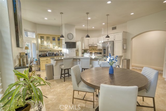 Detail Gallery Image 9 of 32 For 1409 Upland Hills Dr #N,  Upland,  CA 91784 - 2 Beds | 2/1 Baths