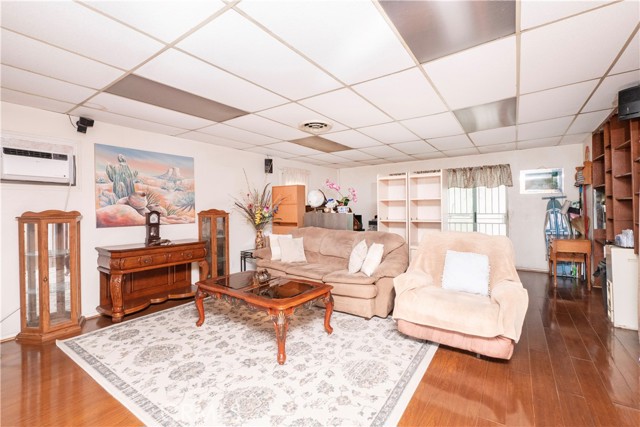 2996 Gladstone Street, Pomona CA: https://media.crmls.org/medias/c97ec4ff-672c-49da-b440-20d0e139a3a1.jpg