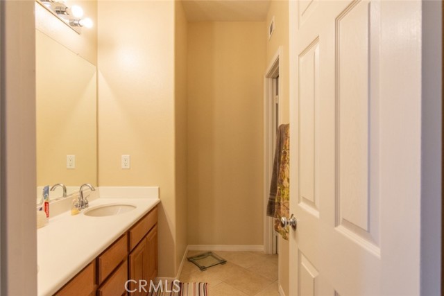 Detail Gallery Image 27 of 43 For 23806 Mission Puebla, Valencia,  CA 91354 - 5 Beds | 3/1 Baths