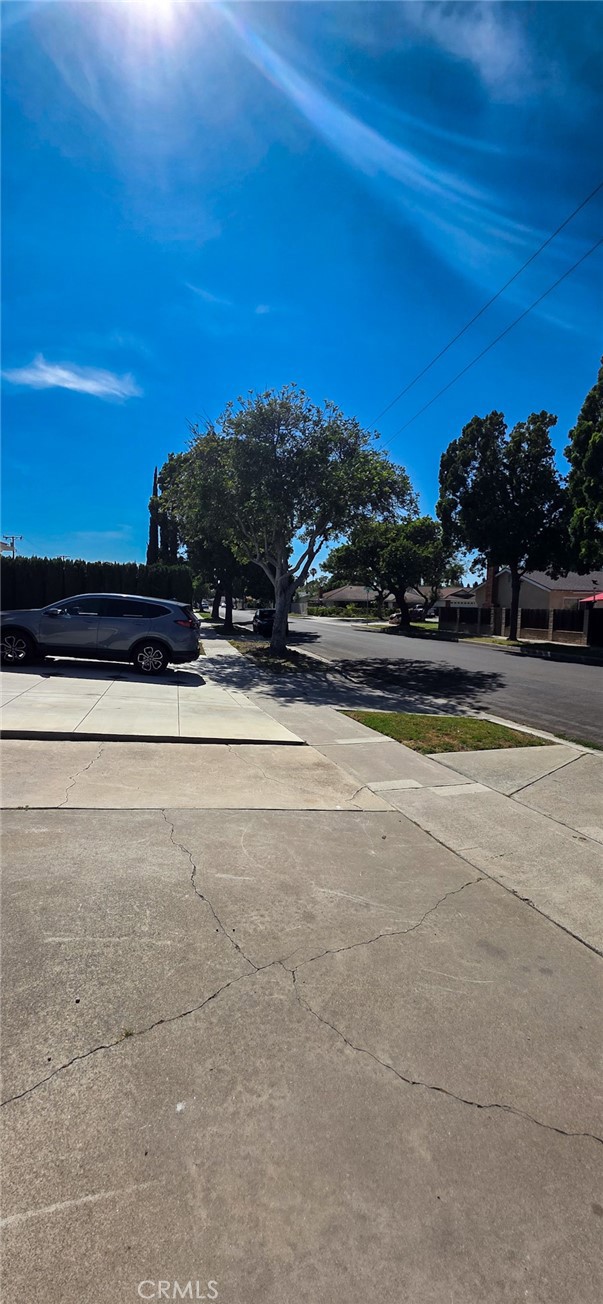 1502 W Hemlock Way, Santa Ana CA: https://media.crmls.org/medias/c97f0660-7aef-4643-a232-4e4228fcff09.jpg
