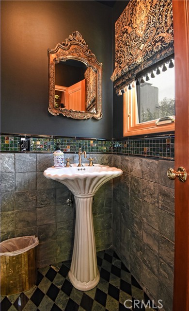 Powder room