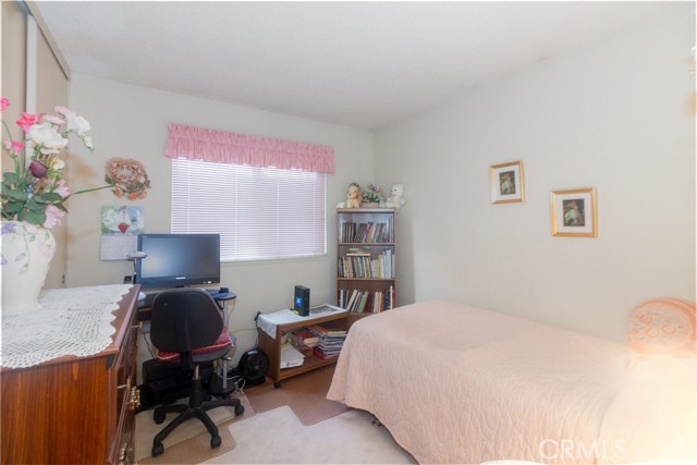 Detail Gallery Image 13 of 25 For 2074 Valleywood St, Colton,  CA 92324 - 3 Beds | 2 Baths