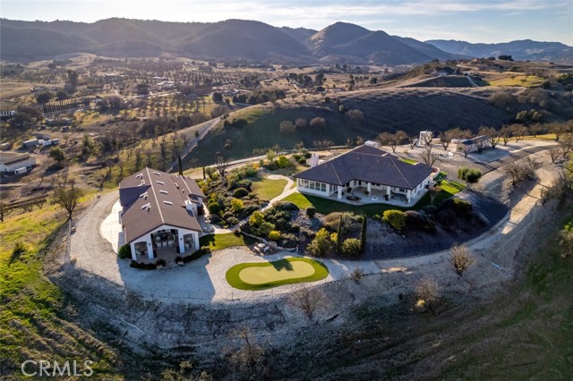 5495 Vista Serrano, Paso Robles CA: https://media.crmls.org/medias/c9803de6-f000-43b3-8a0f-389da7e3dcda.jpg