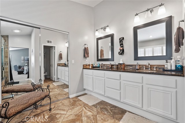 Image 29 of 53 For 22701 Foxridge