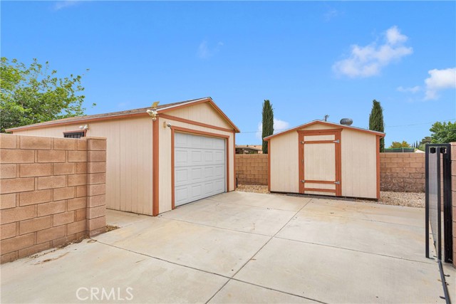 Detail Gallery Image 7 of 44 For 19804 Haida Rd, Apple Valley,  CA 92307 - 4 Beds | 3 Baths