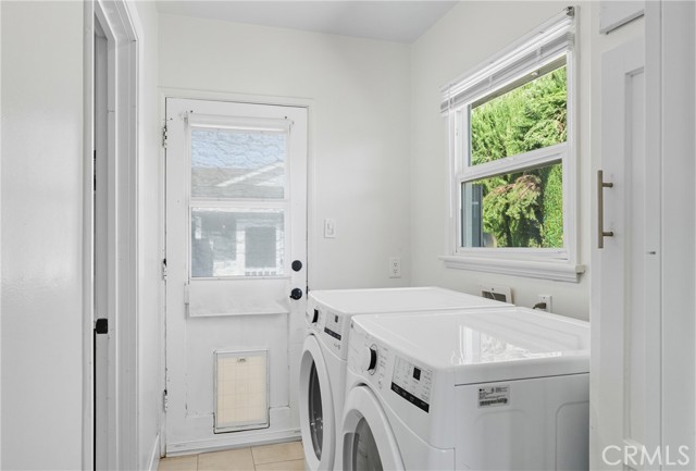 127 S Myrtlewood Street, West Covina CA: https://media.crmls.org/medias/c981f94f-e07f-4e3d-8f7b-2b92ccad193c.jpg