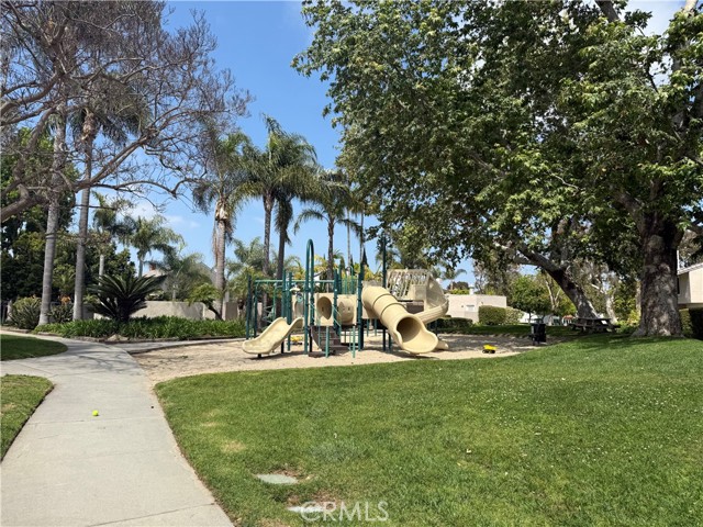 Detail Gallery Image 23 of 24 For 2632 Vista Del Oro, Newport Beach,  CA 92660 - 4 Beds | 2/1 Baths