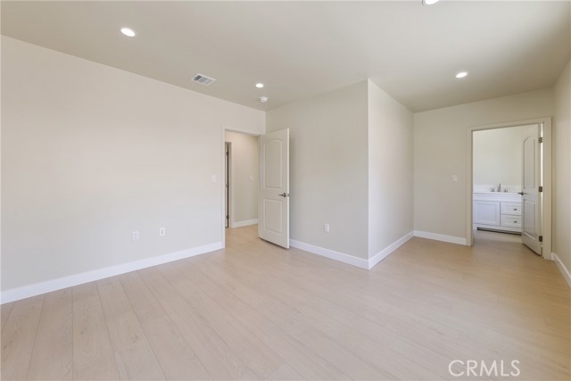 11210 Oak Street, El Monte CA: https://media.crmls.org/medias/c982ab39-bb4f-4d0d-9e56-29756a363101.jpg