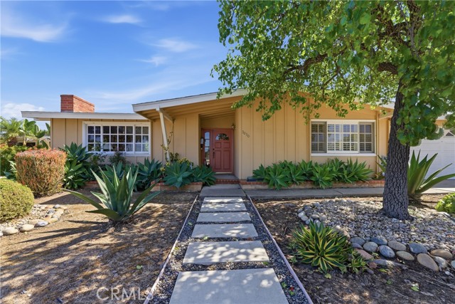 Detail Gallery Image 3 of 42 For 3030 Samoa, Costa Mesa,  CA 92626 - 4 Beds | 3 Baths